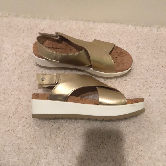 Gold platform sandals - Picture 5 of 5